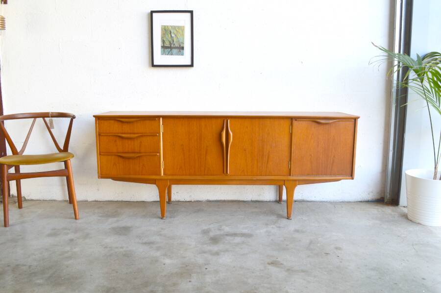 Enfilade Jentique – "wave" handles 183 cm