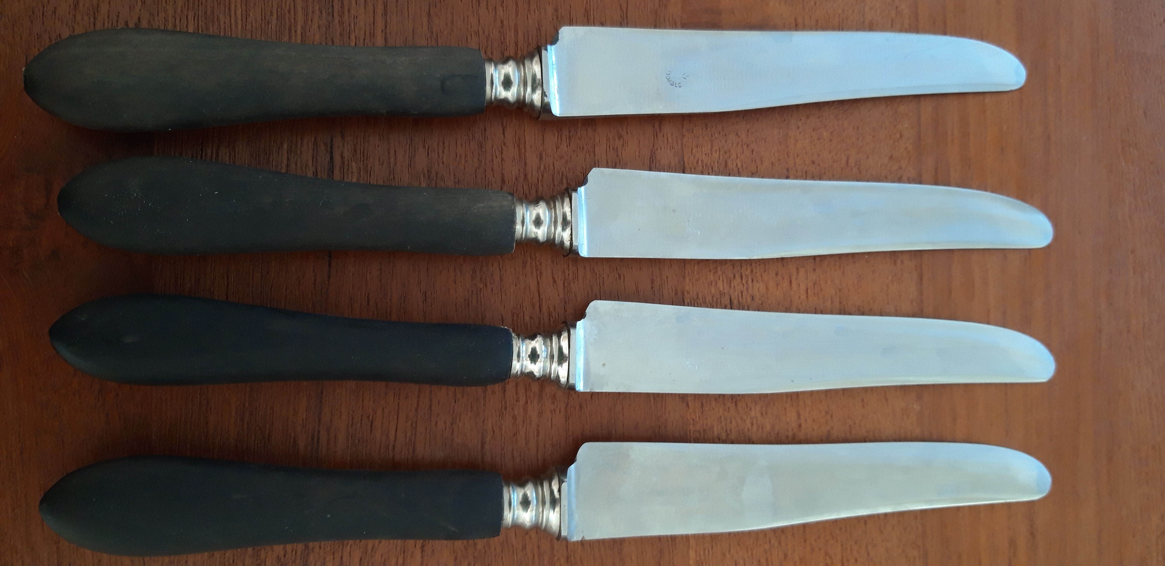 12 knives au gaulois blackened wooden handle