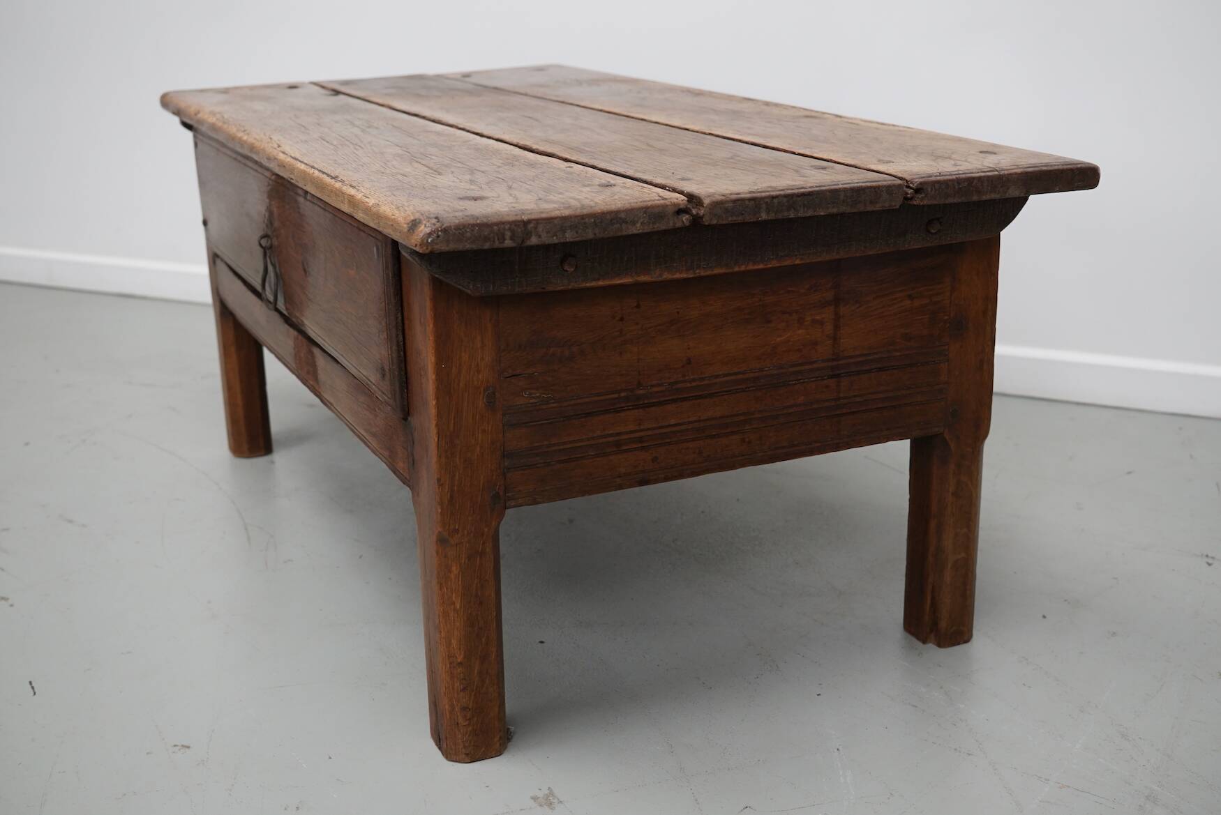 Spanish 18th Century Farmhouse Rustic Chestnut Coffee Table