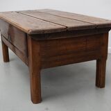 Table basse rustique en châtaignier de style ferme espagnole du XVIIIe siècle