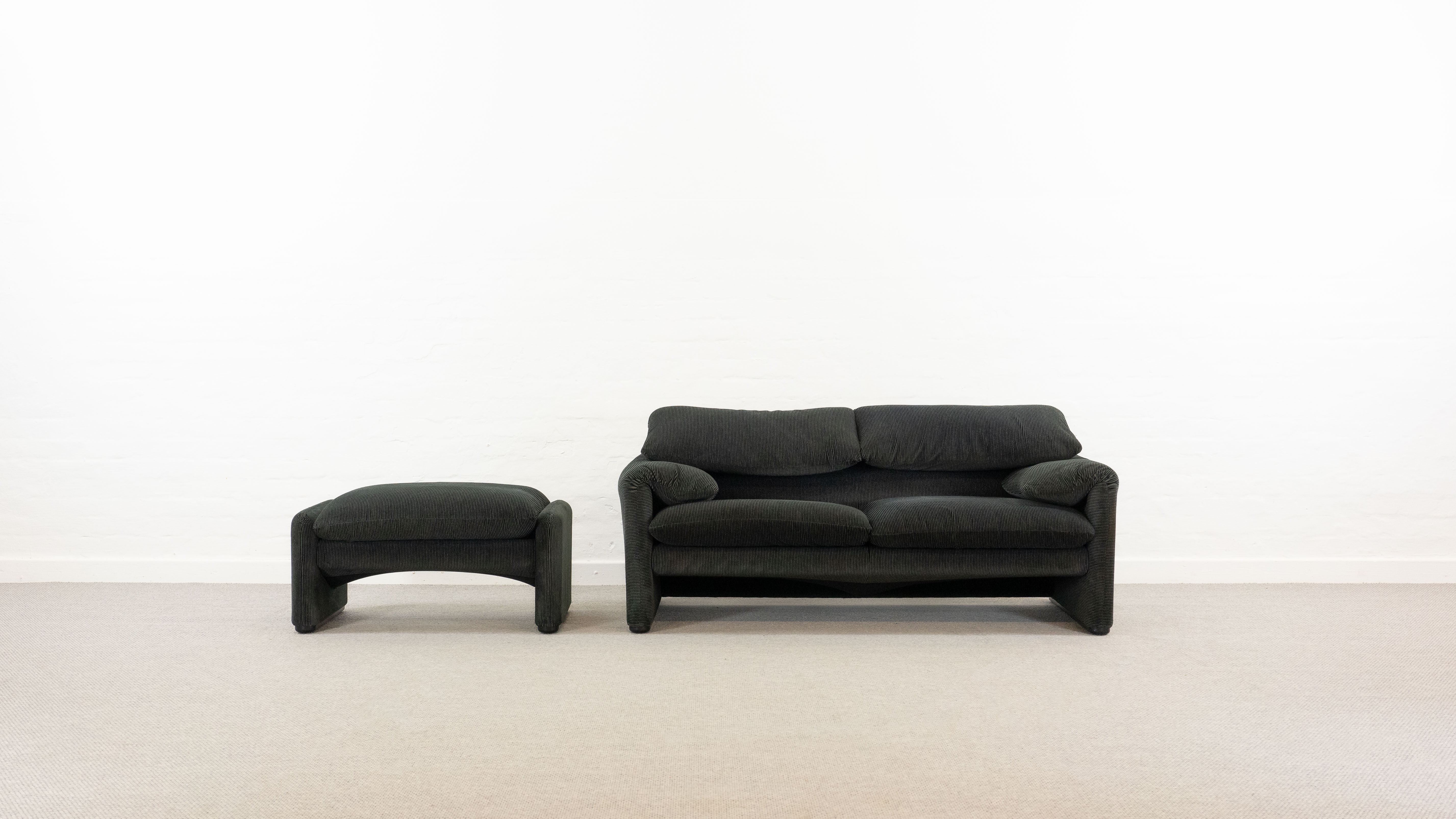 2-seater sofa & footstool maralunga by Vico Magistretti, Cassina