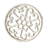 Round-shaped vintage flat underside in white enamelled cast iron
