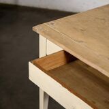 Table de campagne avec tiroir