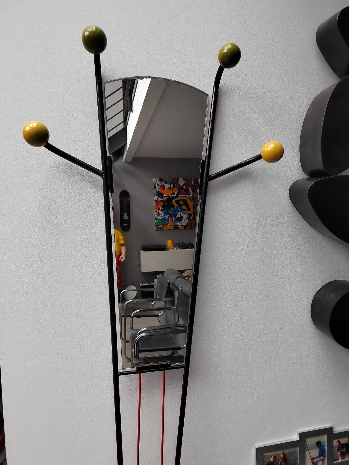 Coat rack/vintage iron mirror on foot 1970