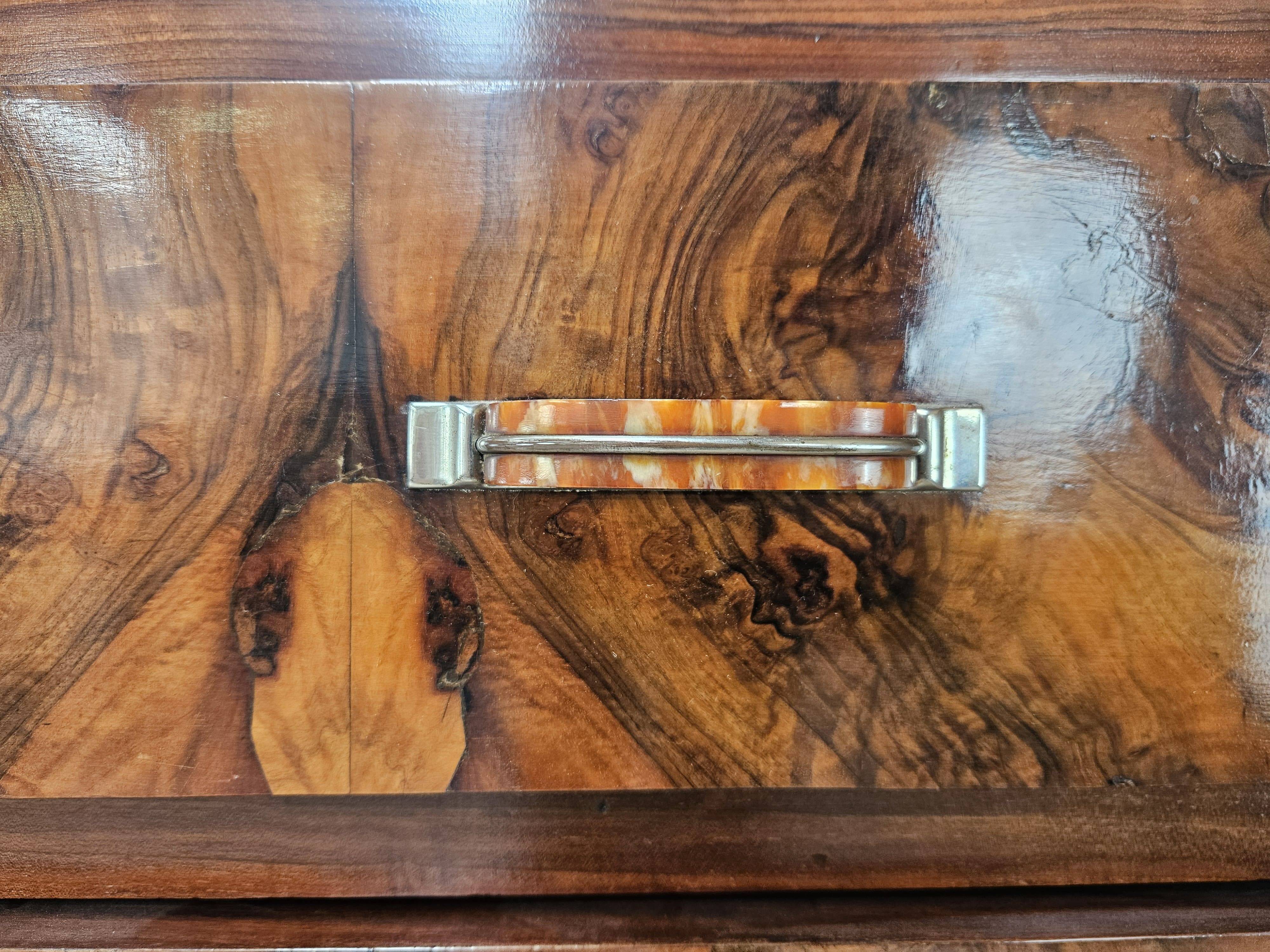 1940s Art Decò sideboard in walnut burl with mirror