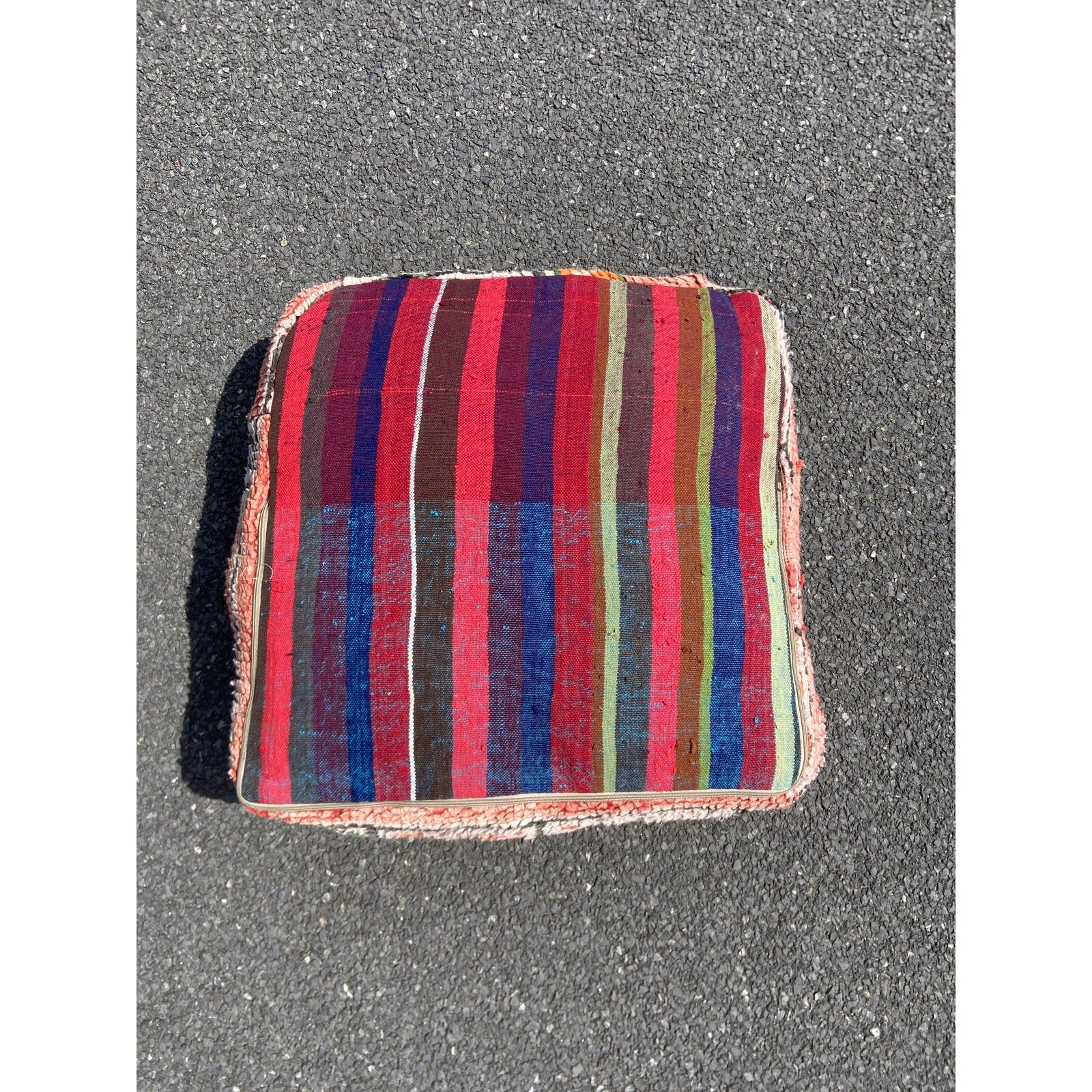 Moroccan soil cushion berbere
