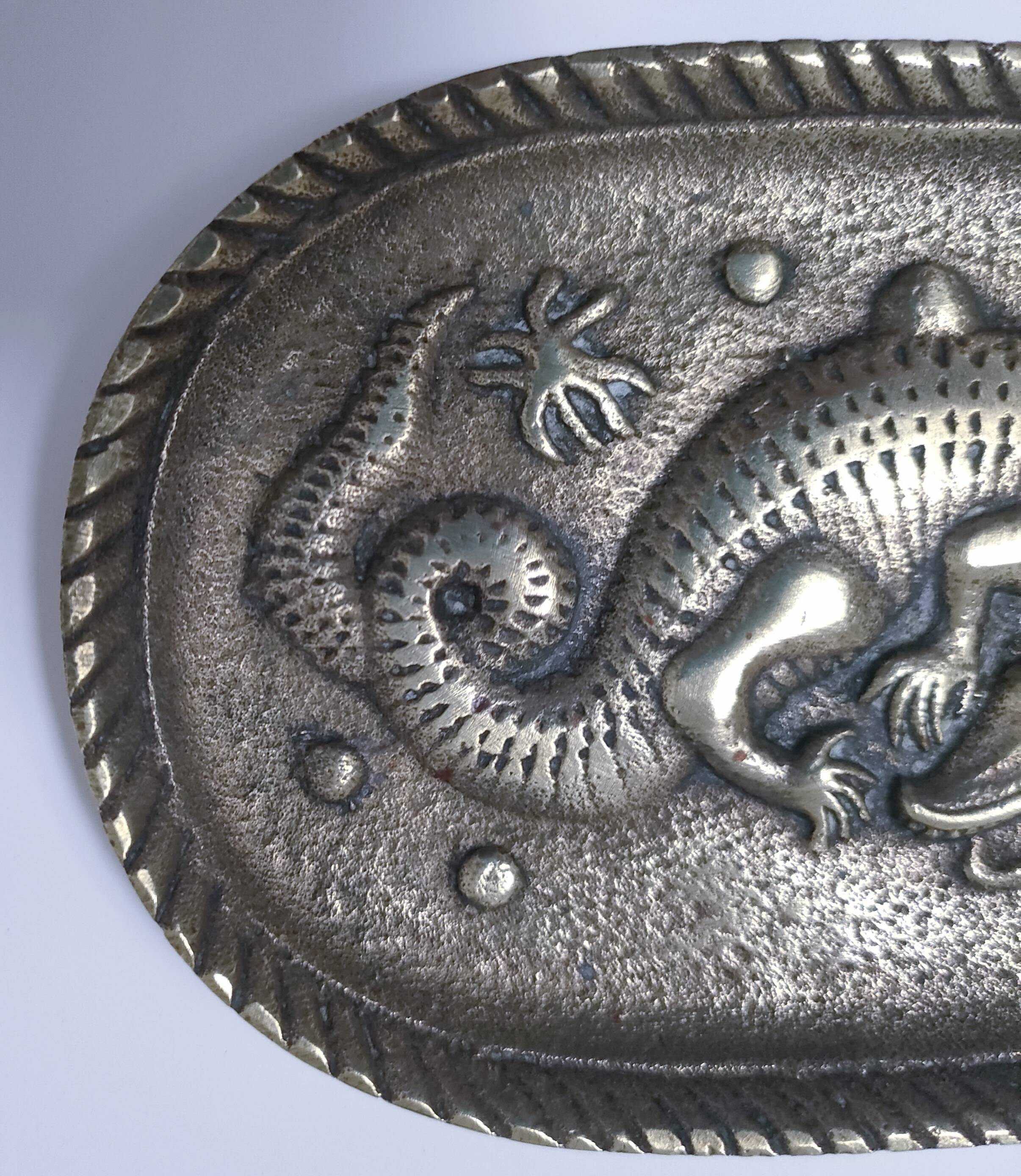 Gold-plated bronze crocodile emptier