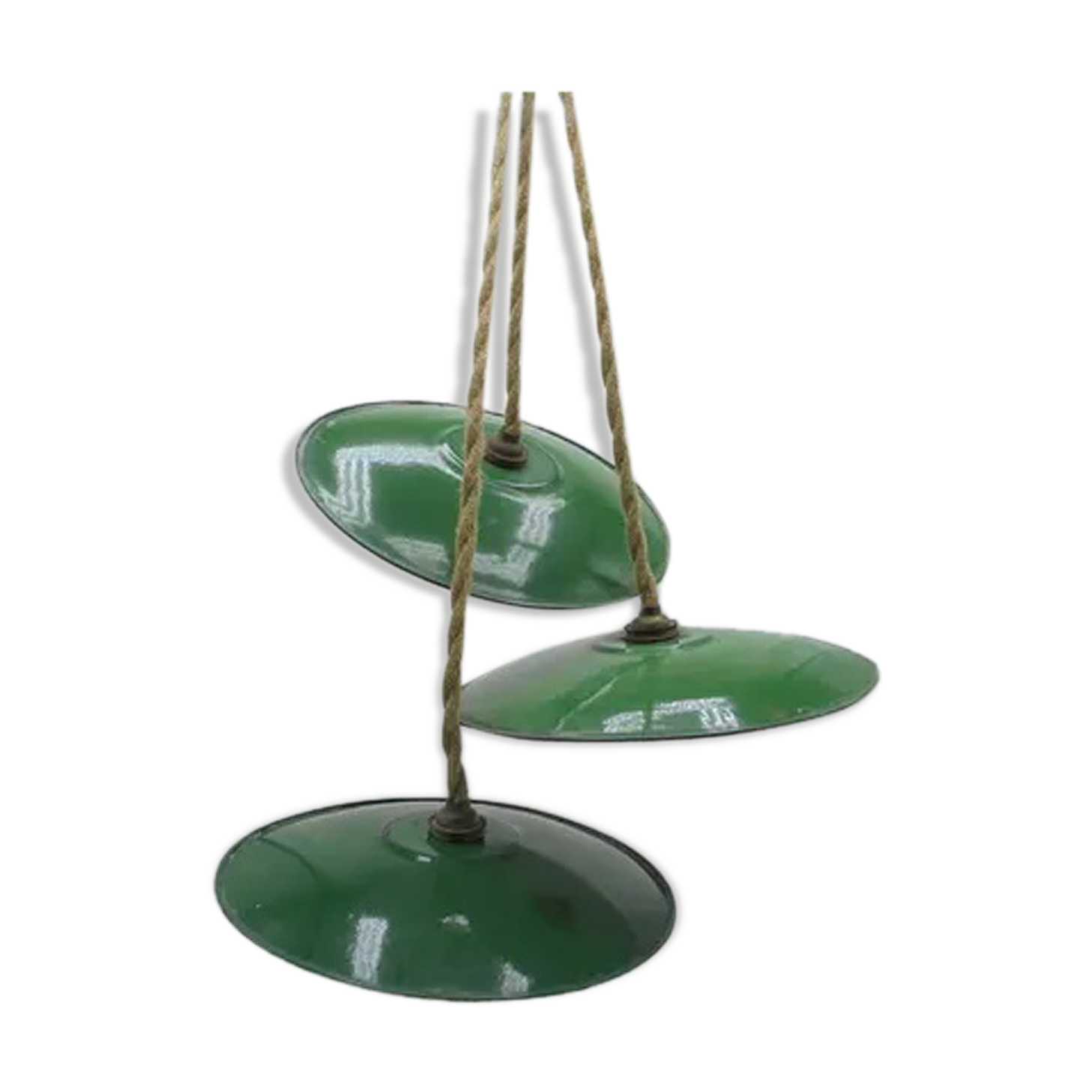 Trio of enamelled sheet metal suspensions