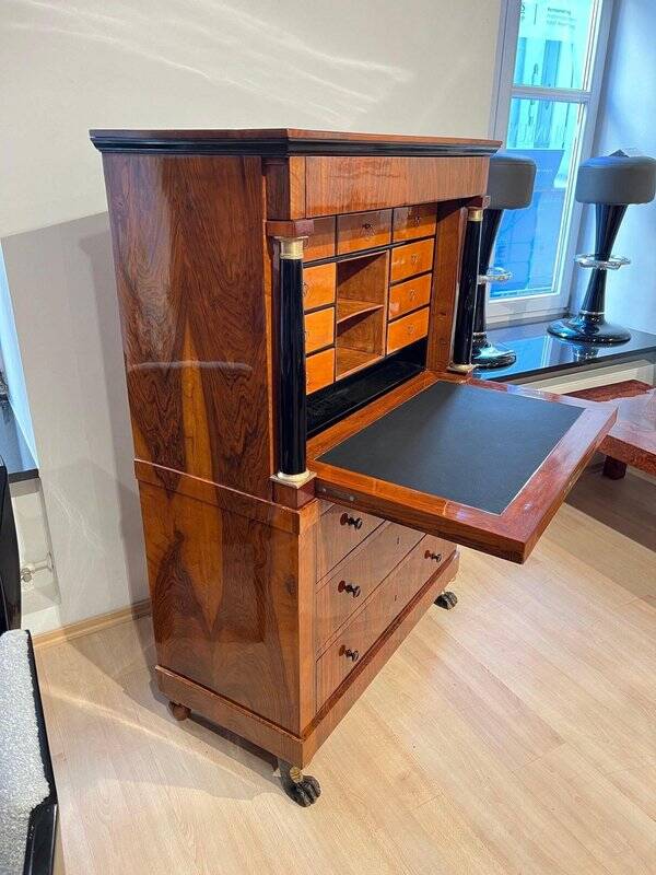 Biedermeier Secretary in Walnut and Maple, 1820