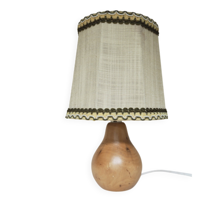 Lampe en bois tourné avec abat-jour en lin
