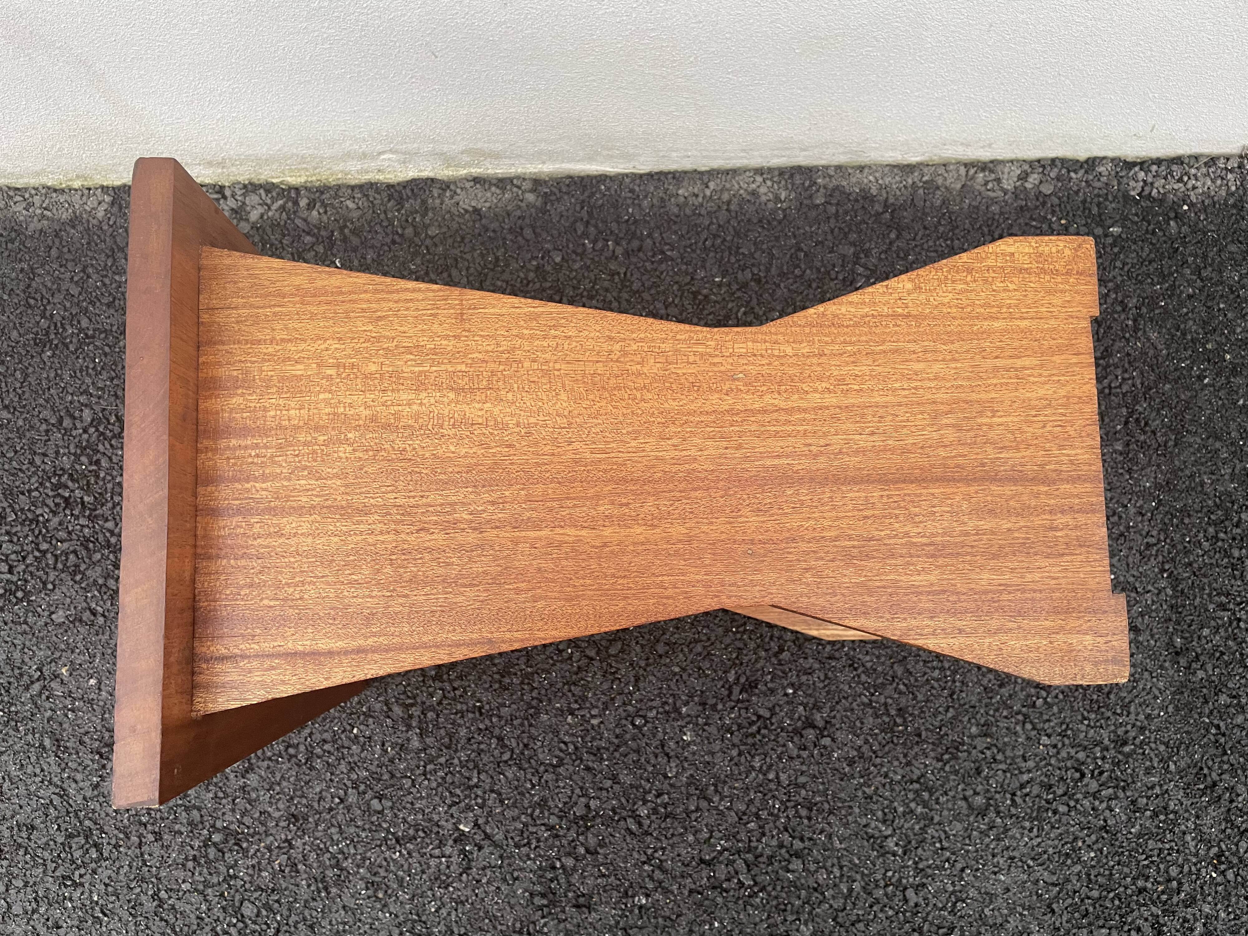 Table d’appoint ou chevet en teck 70’S