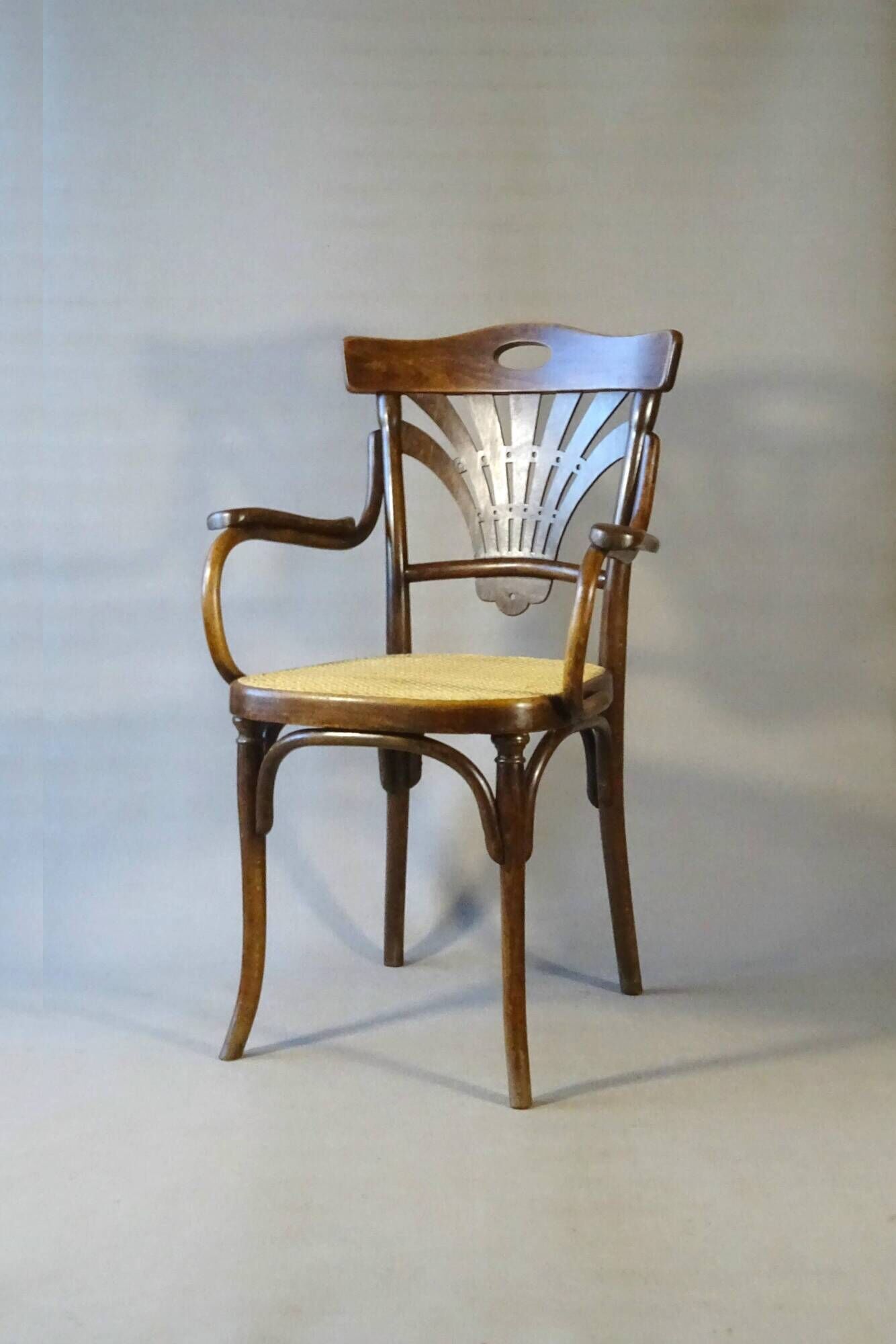 Thonet caned Art Nouveau armchair N°293, circa 1905 - bentwood -
