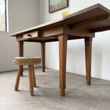 Extendable farmhouse table in oak