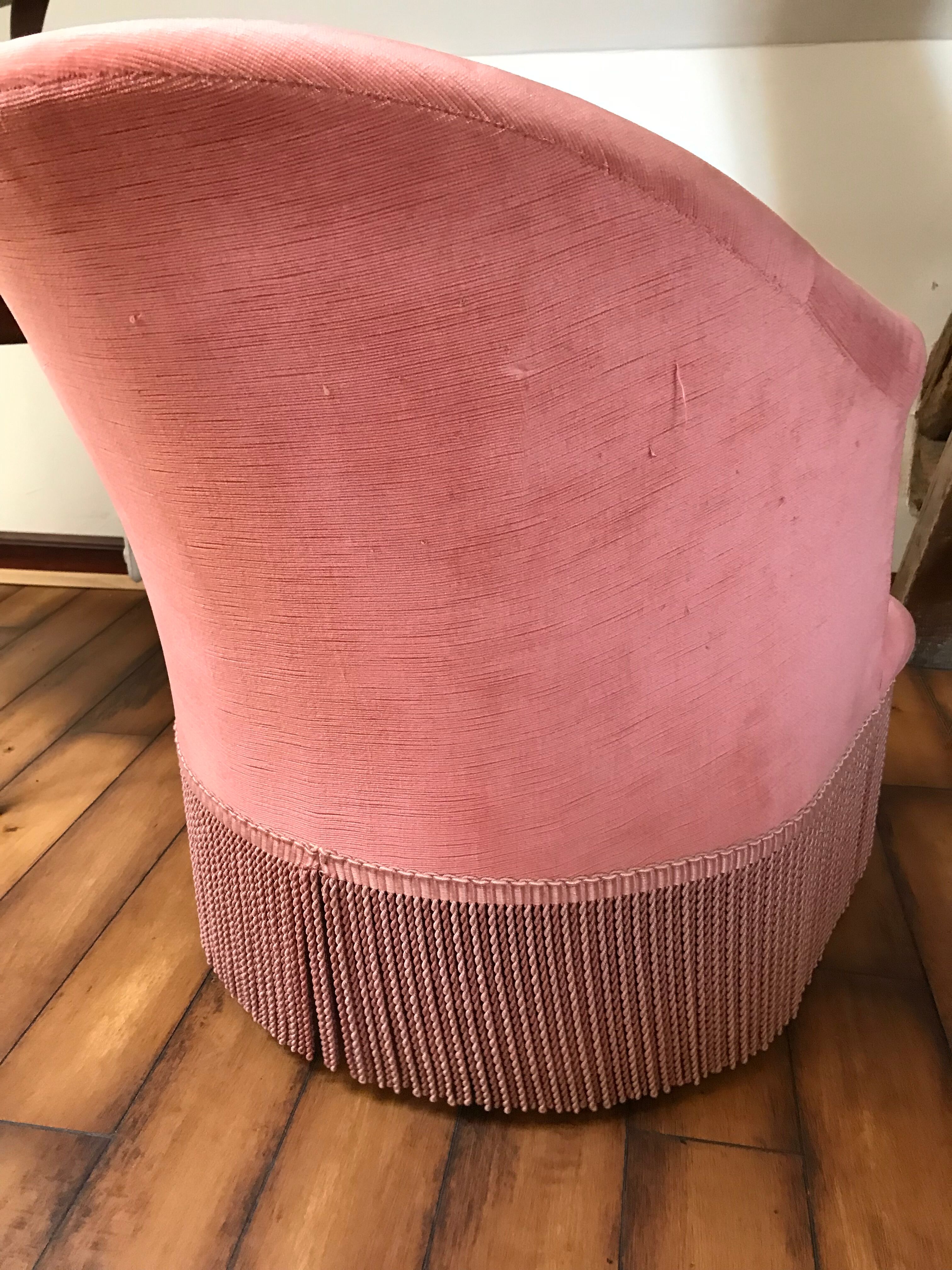 Pink velvet toad armchair