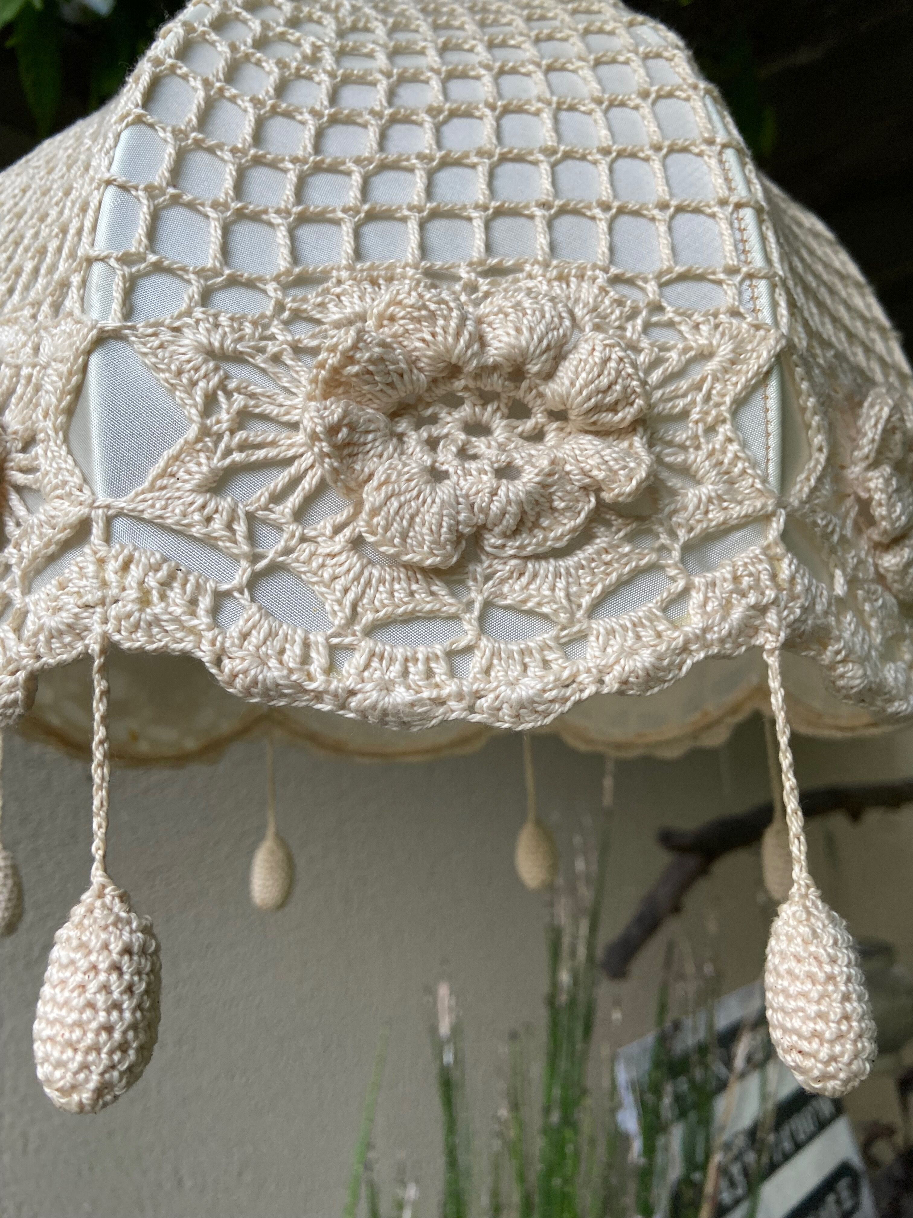 Vintage suspension - made crochet-70s