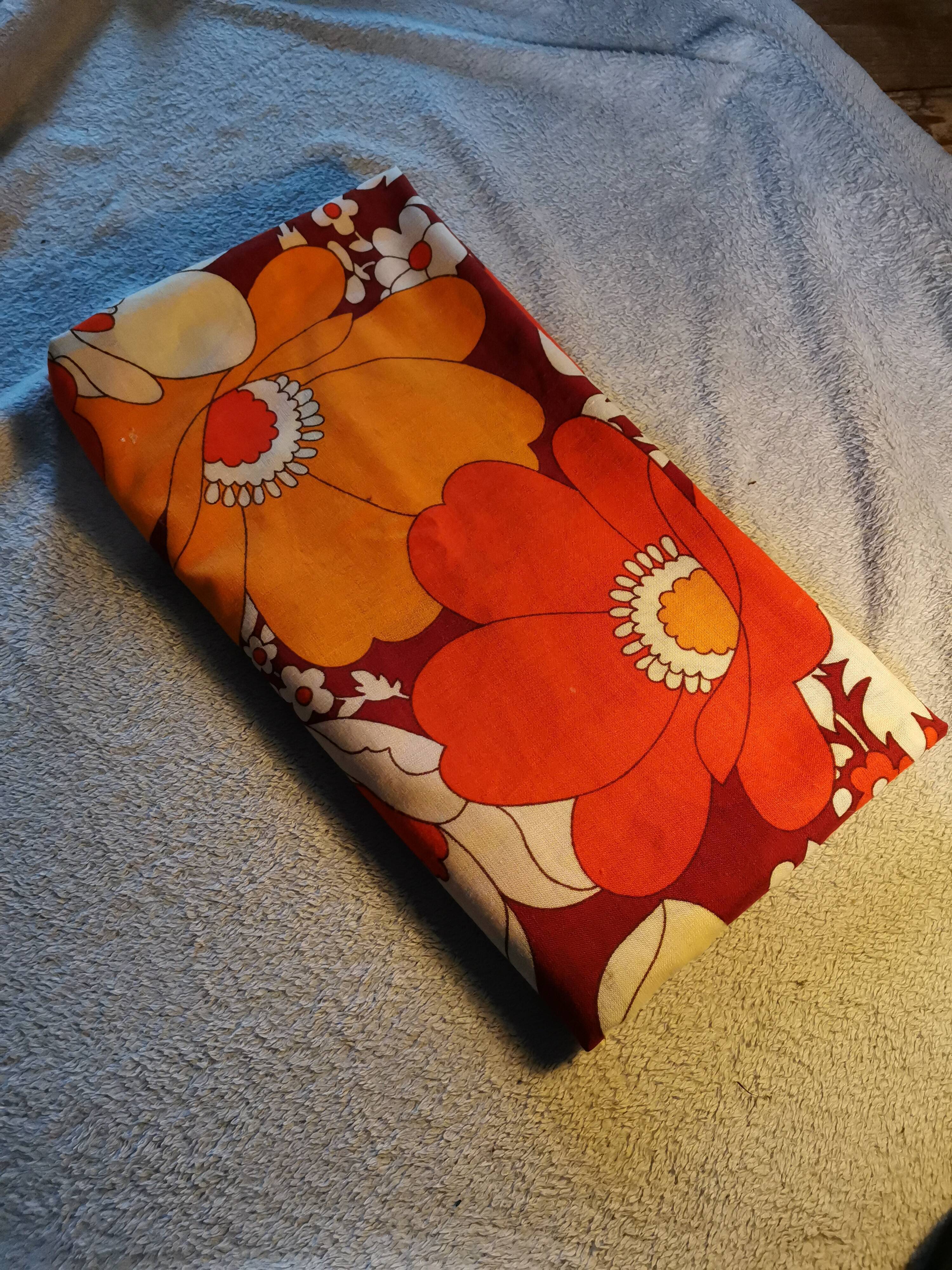 Nappe fleurs orange, 165x160 cm
