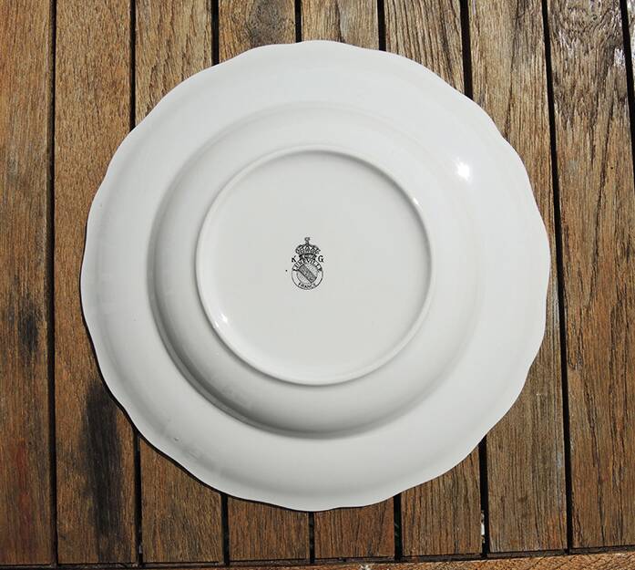 Former Keller & Guerin Lunéville Tableware Service (52 pcs)