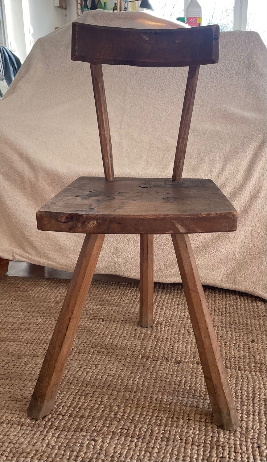 Chaises tripodes bois art brut