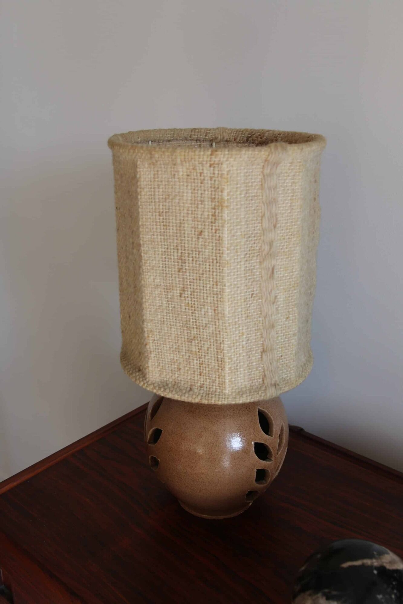 Lattice stoneware lamp