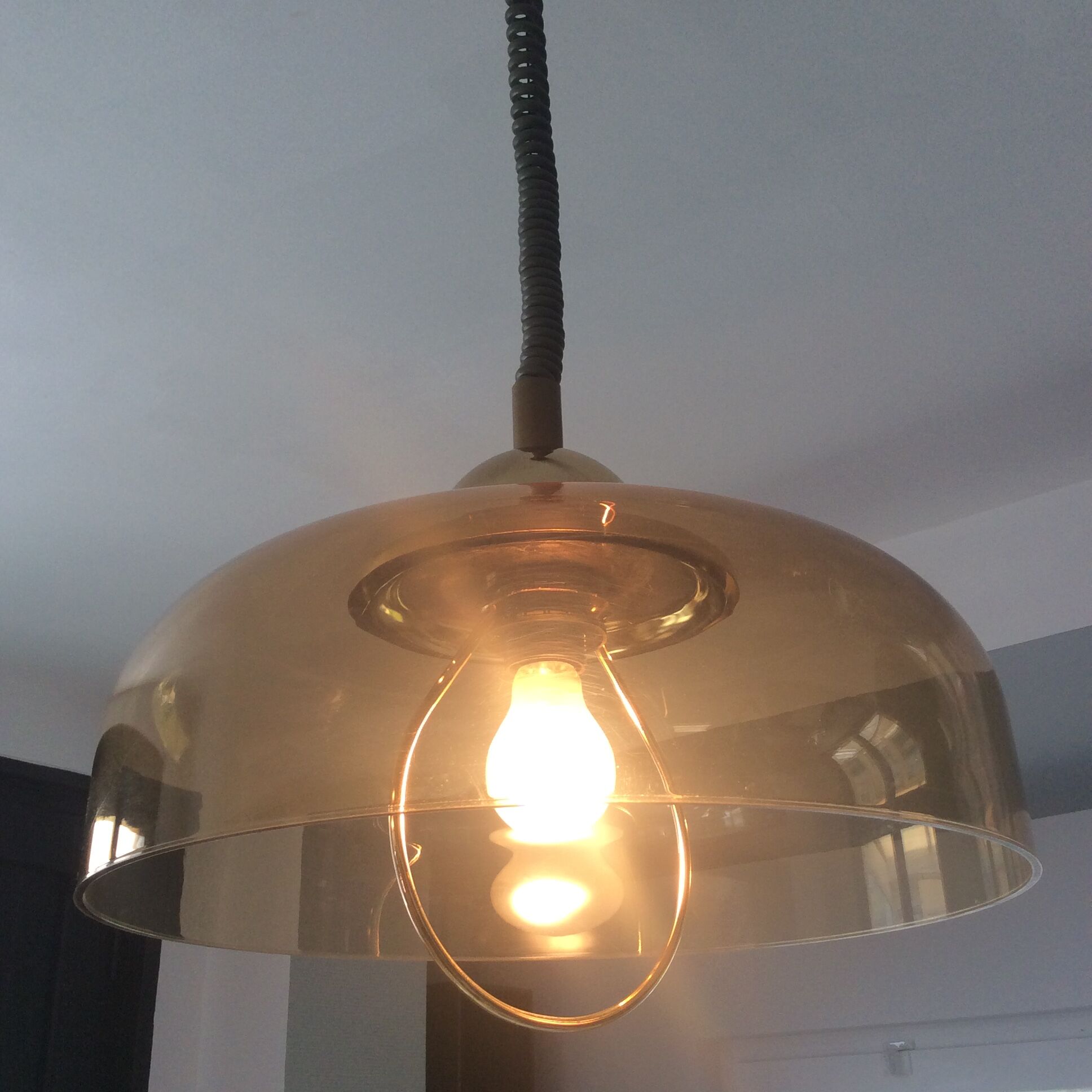 Vintage 70s suspension in smoked plexiglass