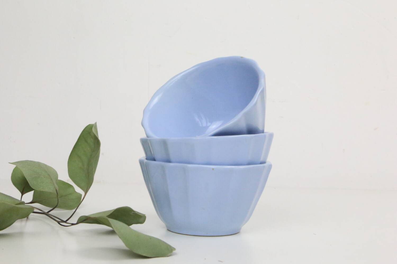 Set of 3 bowls or cups, unsigned