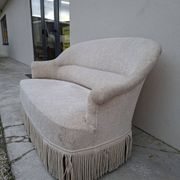 "Crapaud" bench in the richly decorated Napoleon III style.