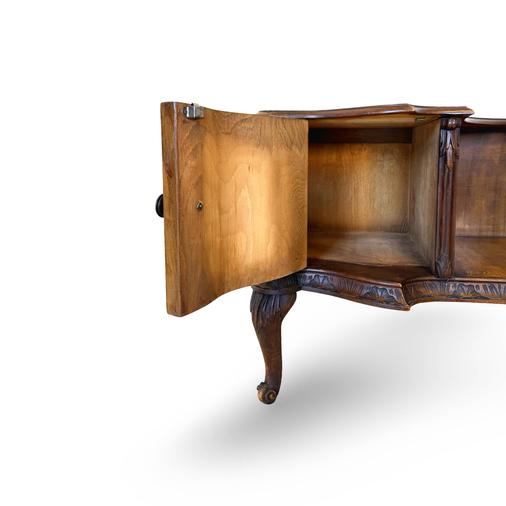 Italian console/petinus from the 1930s.