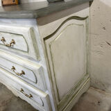 Vintage commode style