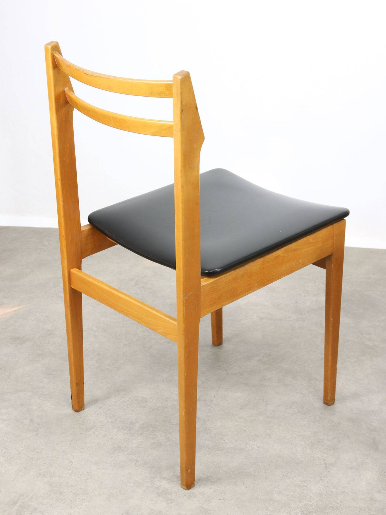 Vintage Chairs in style of Gio Ponti, 1970, set of 4