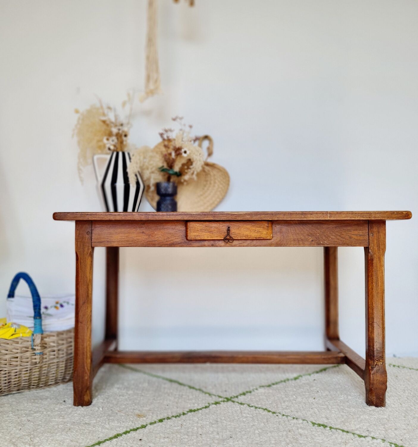 Coffee farmhouse table 1 drawer