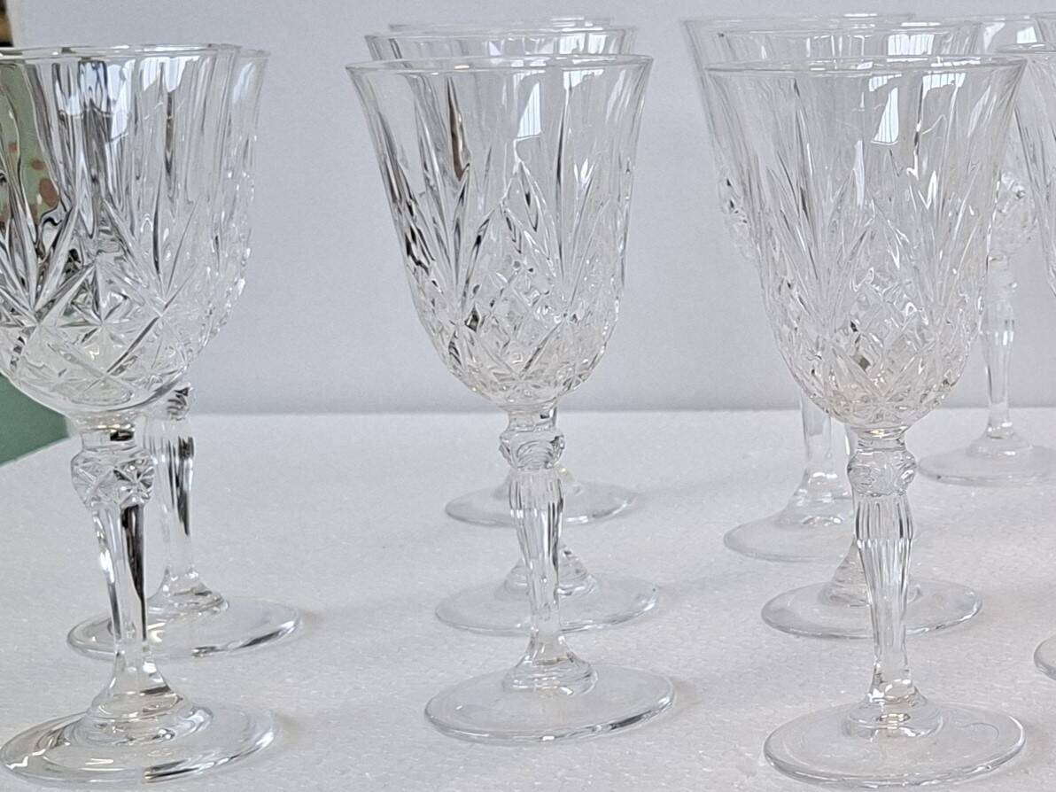 Ensemble de 20 verres en cristal taillé à la main (1985)
