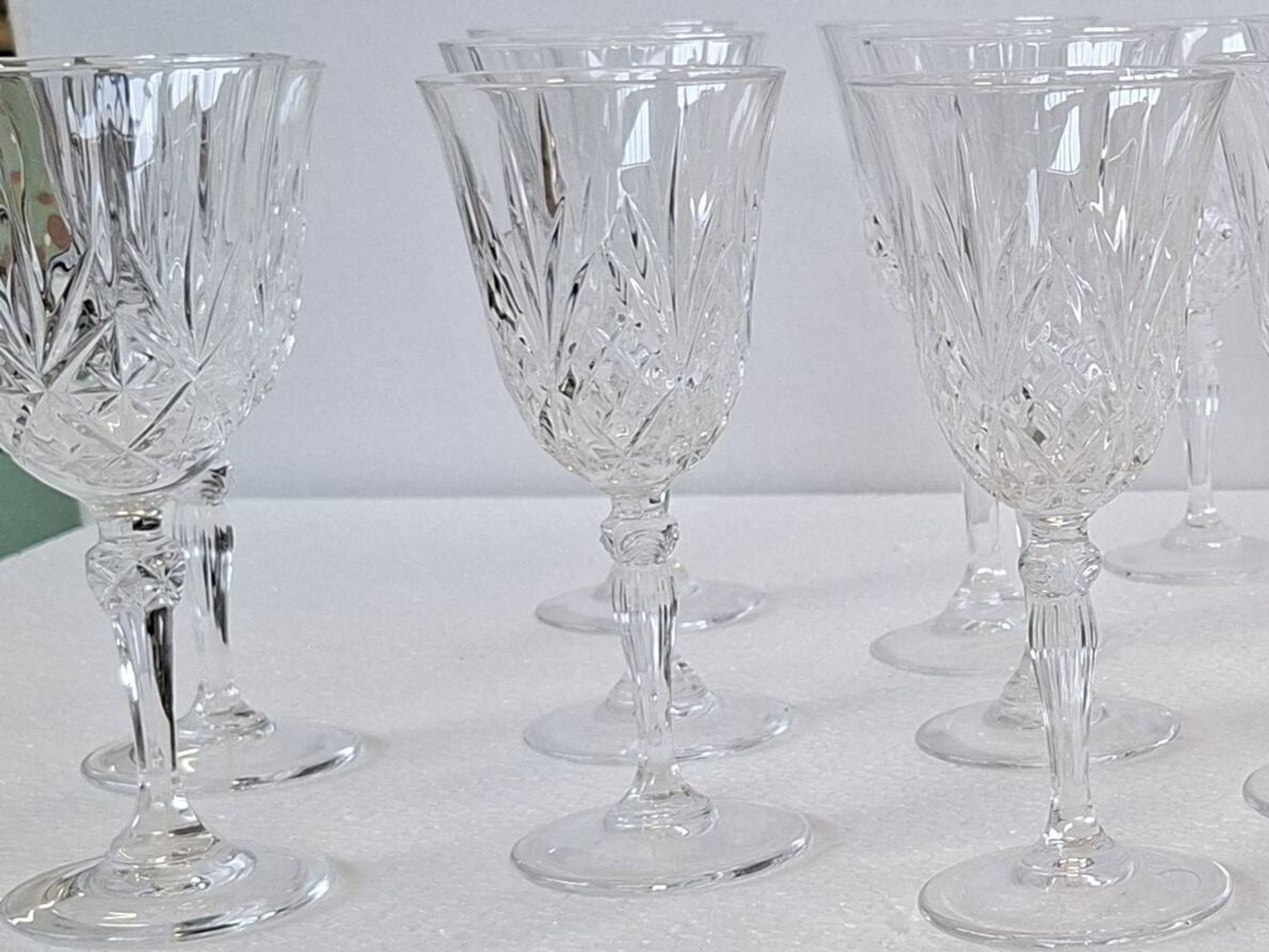 Ensemble de 20 verres en cristal taillé à la main (1985)