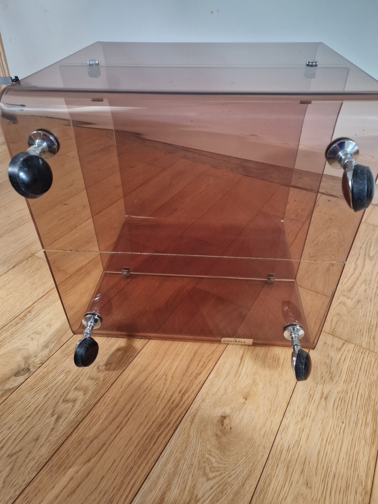 Rolling dessert trolley in Altuglas by Michel Dumas for Roche Bobois.
