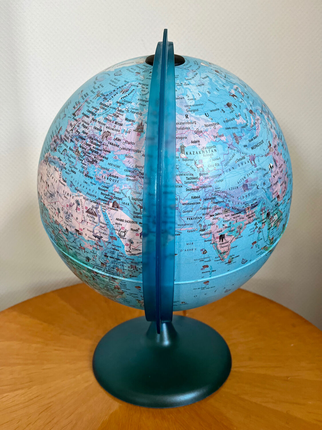 Luminous terrestrial globe 1970