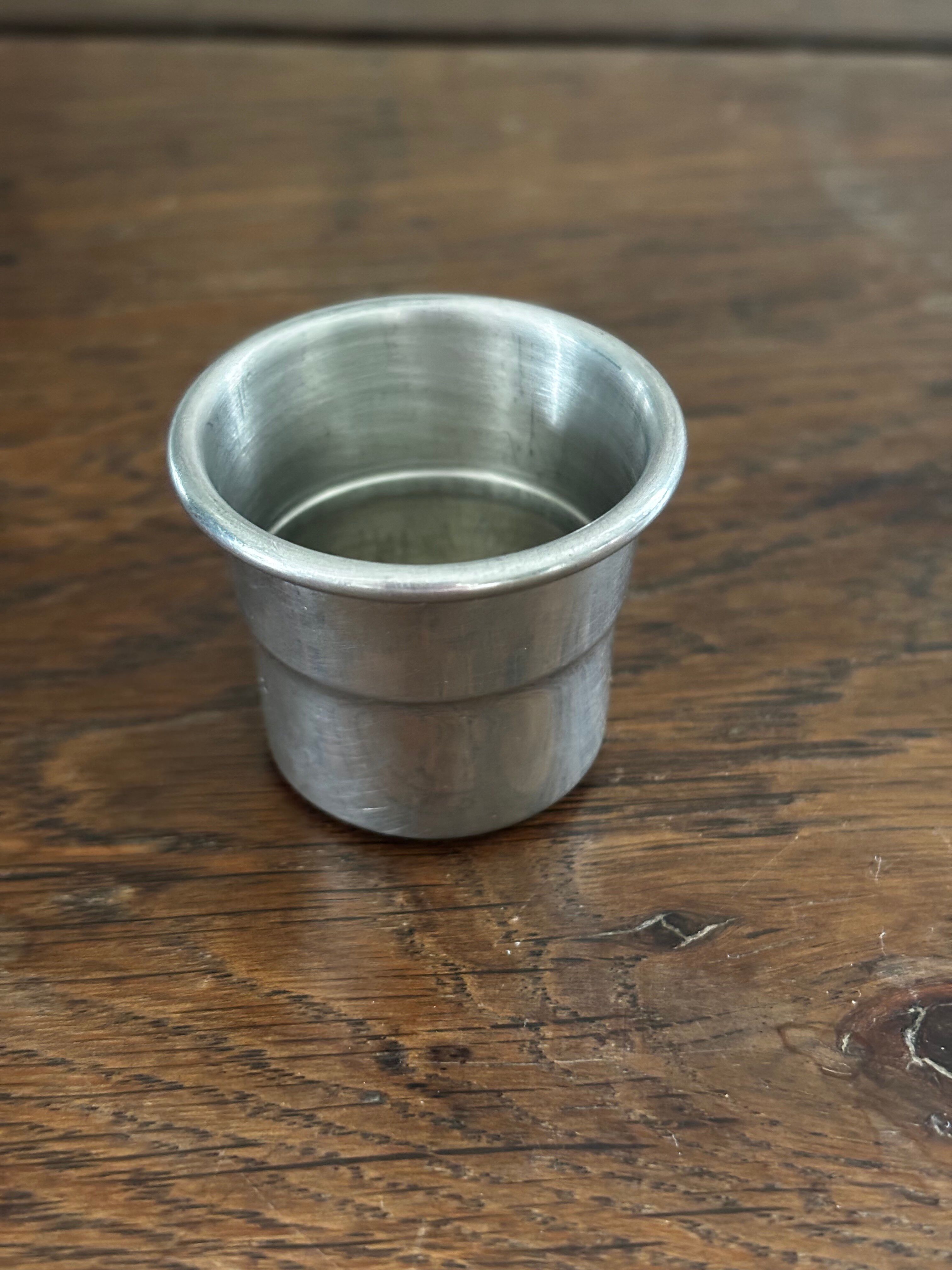 Lot de 8 coupes à glace en inox finement ciselées