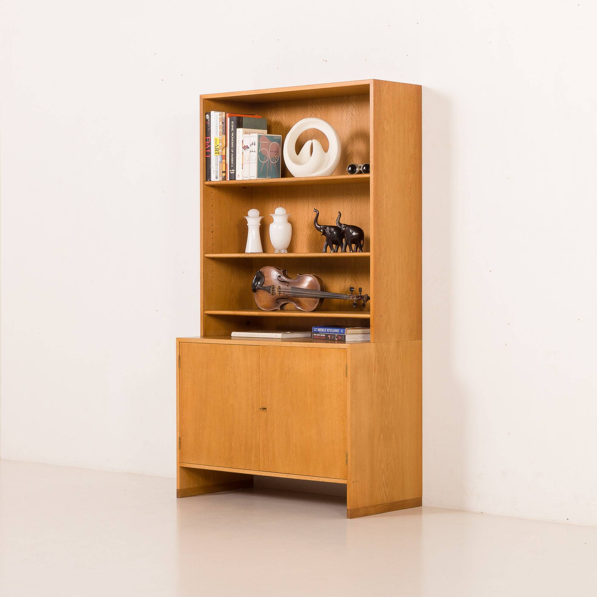 Hans Wegner mid-century oak bookcase, RY Mobler, 1960s