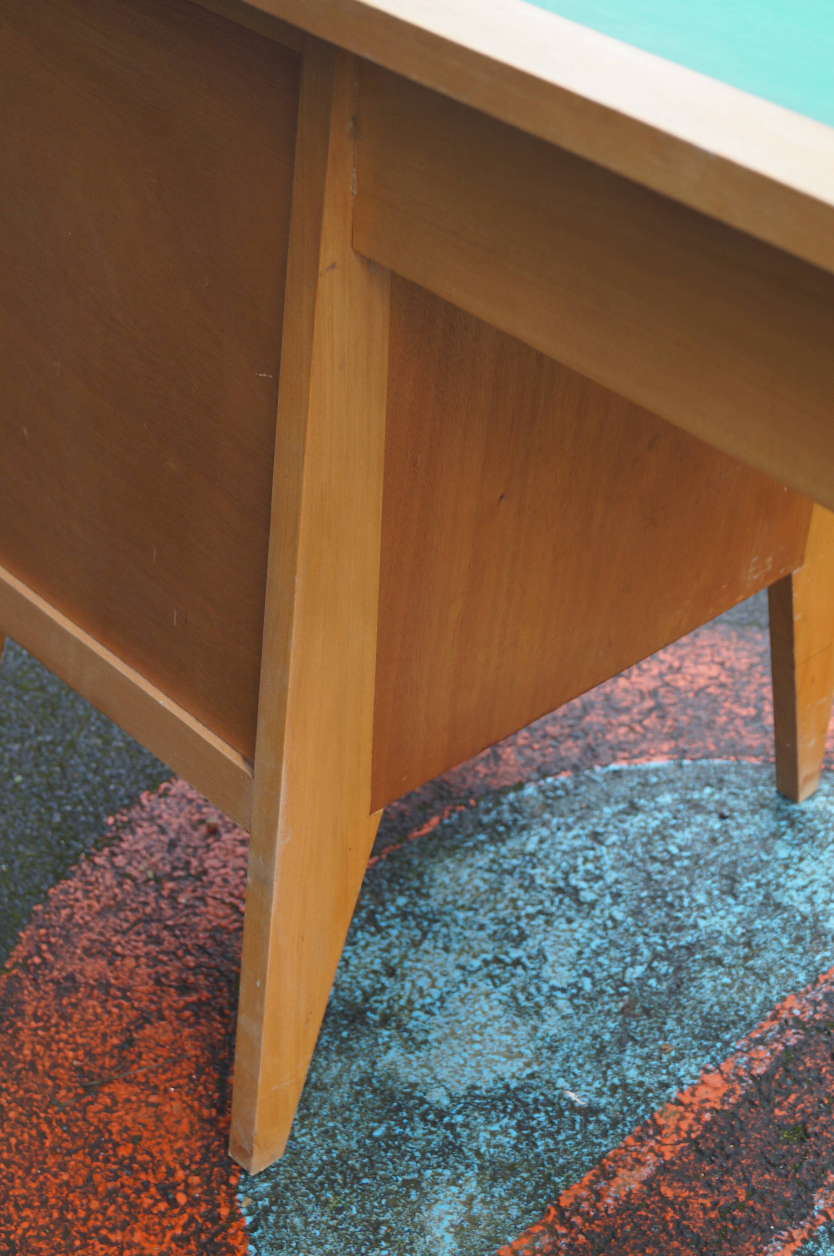 Office 1950 foot compass