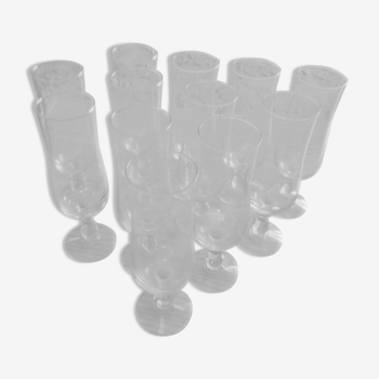 Set of 12 Arcoroc champagne flutes