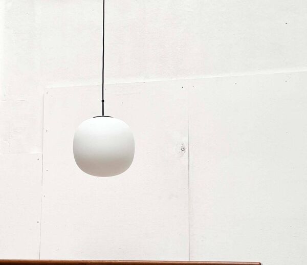 Lampe suspendue minimaliste boule en verre de l'âge spatial allemand vintage de Glashütte Limburg, années 1970
