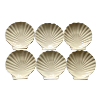 Beige and caramel ceramic scallops