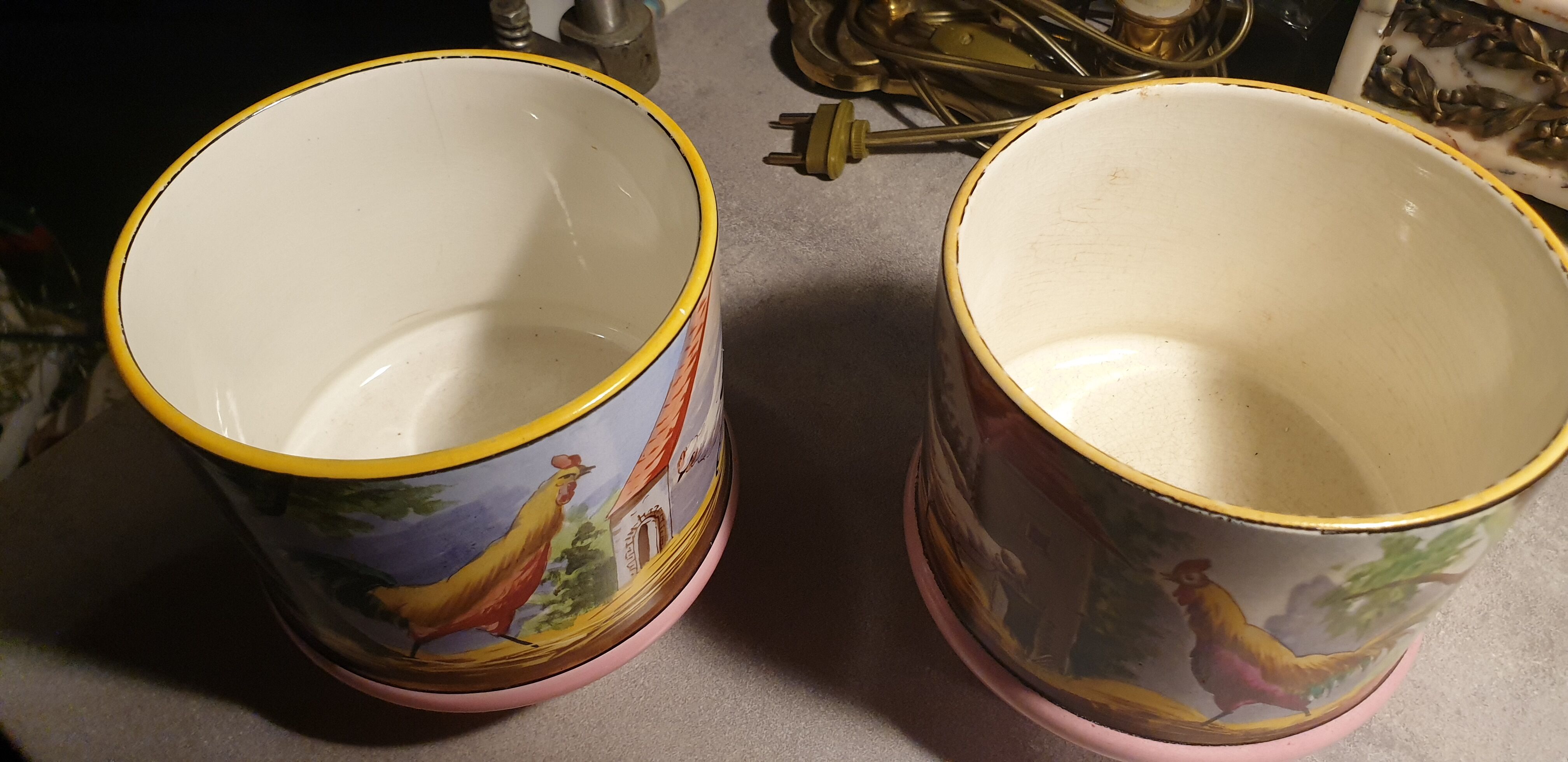 Ceramic pot cover decor with chickens