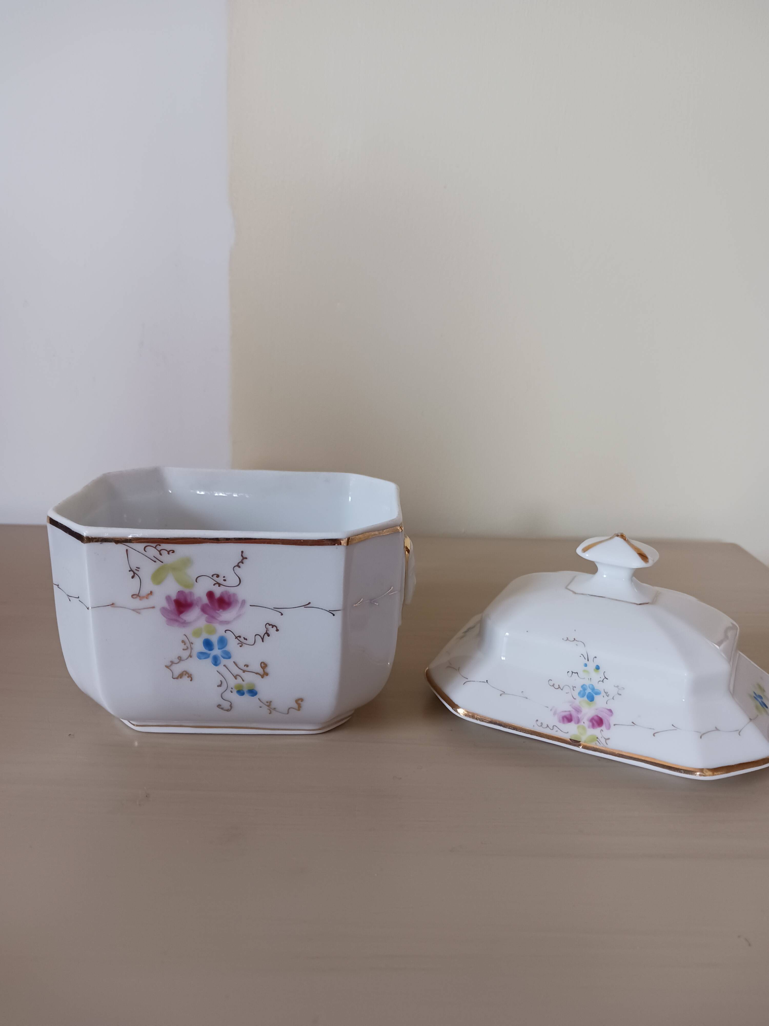 Vintage porcelain sugar bowl.