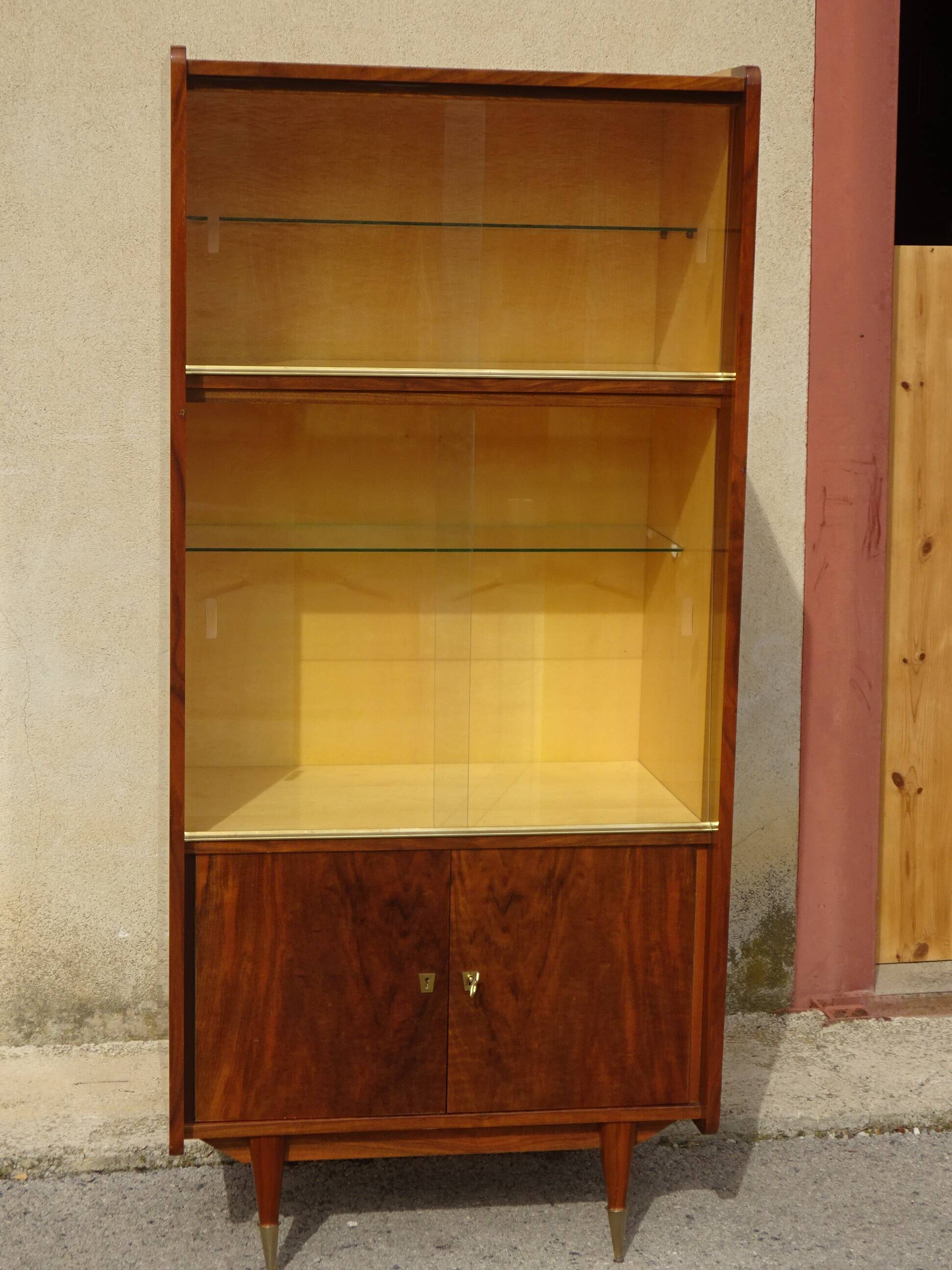 Vitrine vintage de la maison Capelle (82)