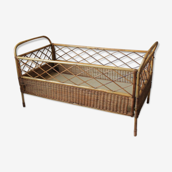 Vintage child ratin bed