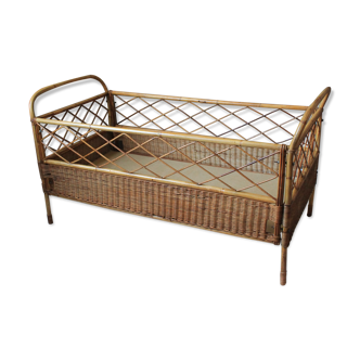 Vintage child ratin bed