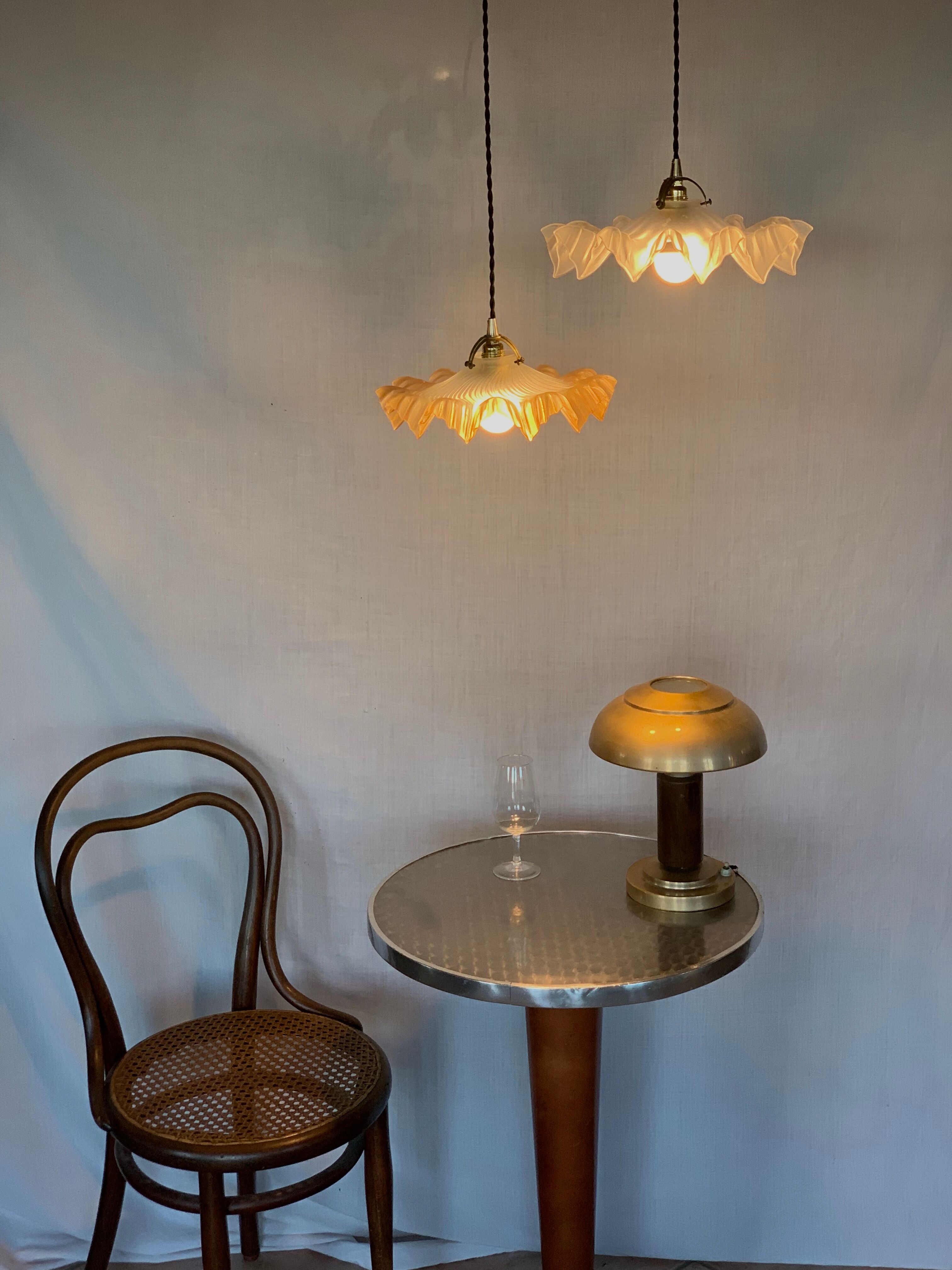 Pair of serrated opalines bistro style 1920