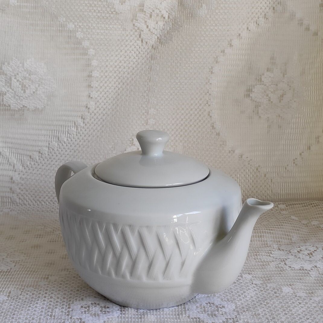 Théière en porcelaine Deshoulières