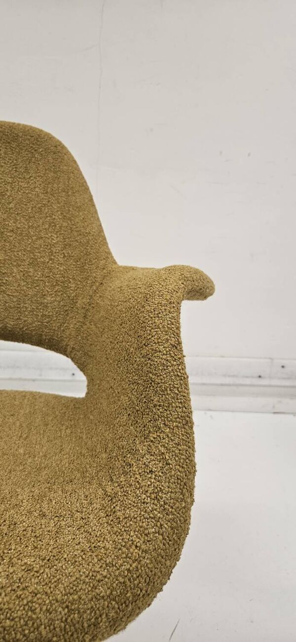 Chaise Boucle Charles Eames Organic de Vitra