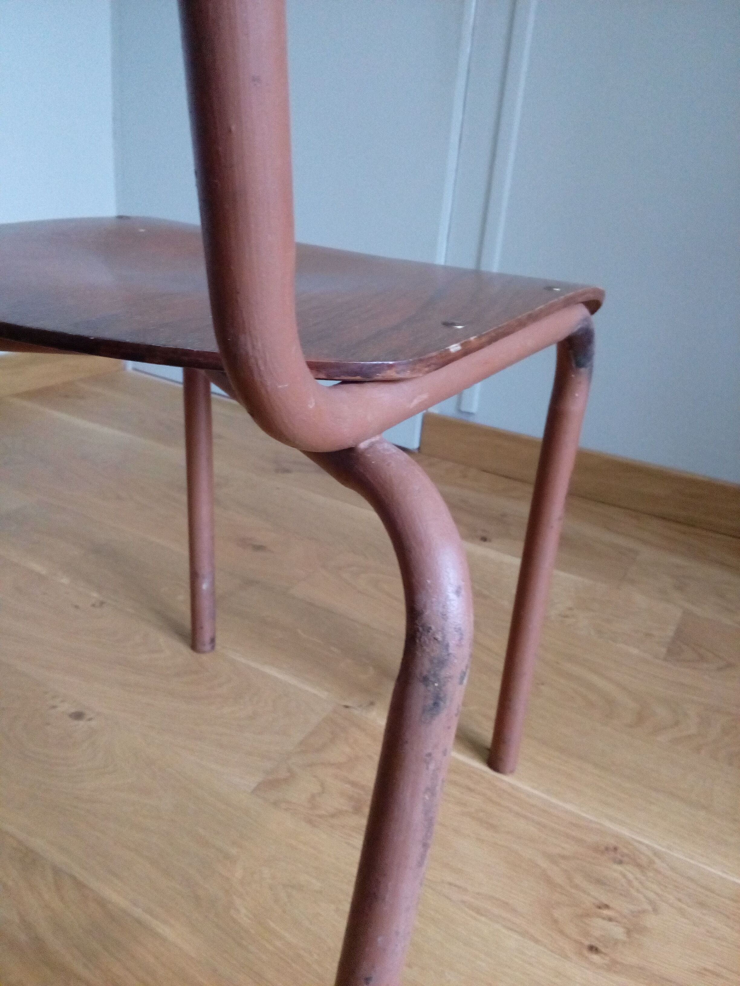 adult school chair