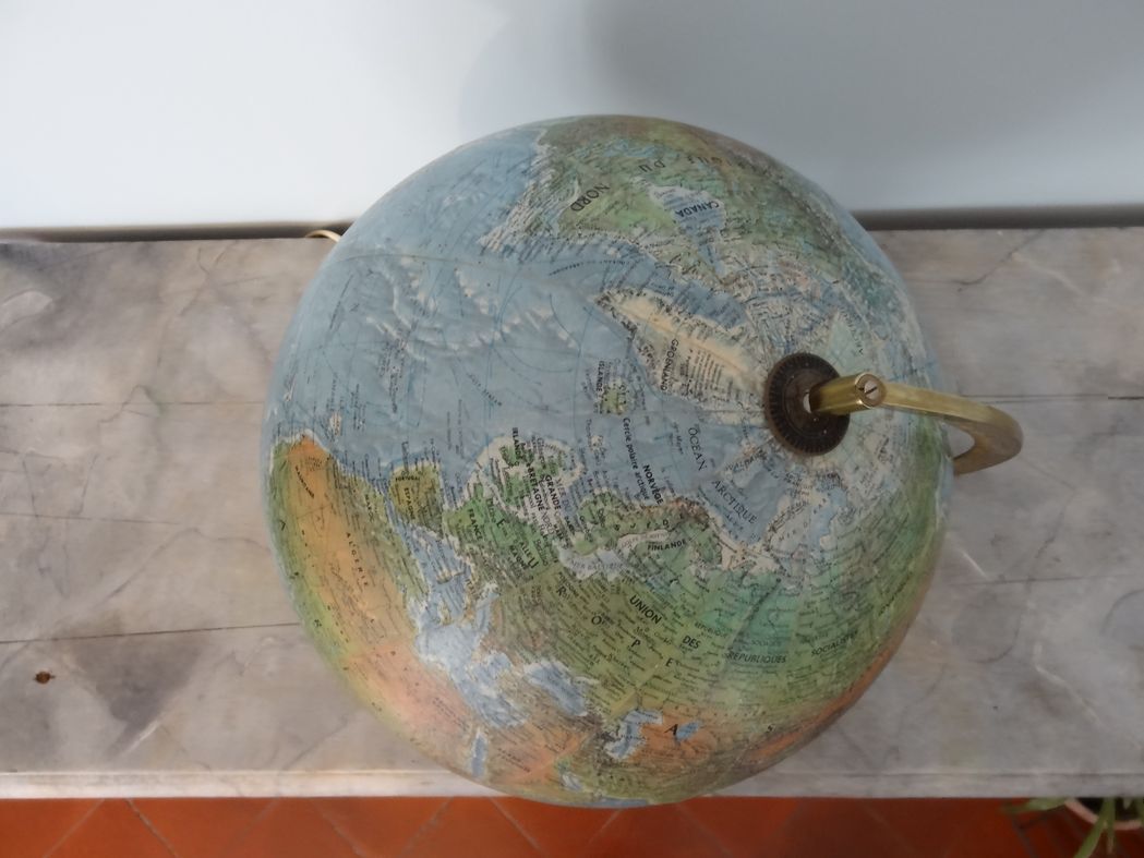 Globe Earth 50/60 foot wooden